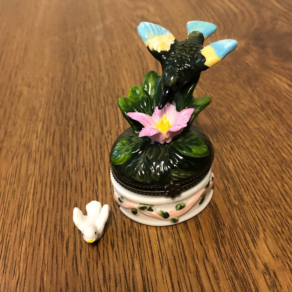 Hummingbird trinket box